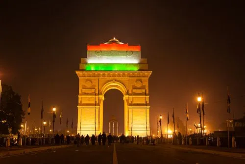 India-Gate-Building-Illuminated-with-flag-of-India_0_1200.jpg